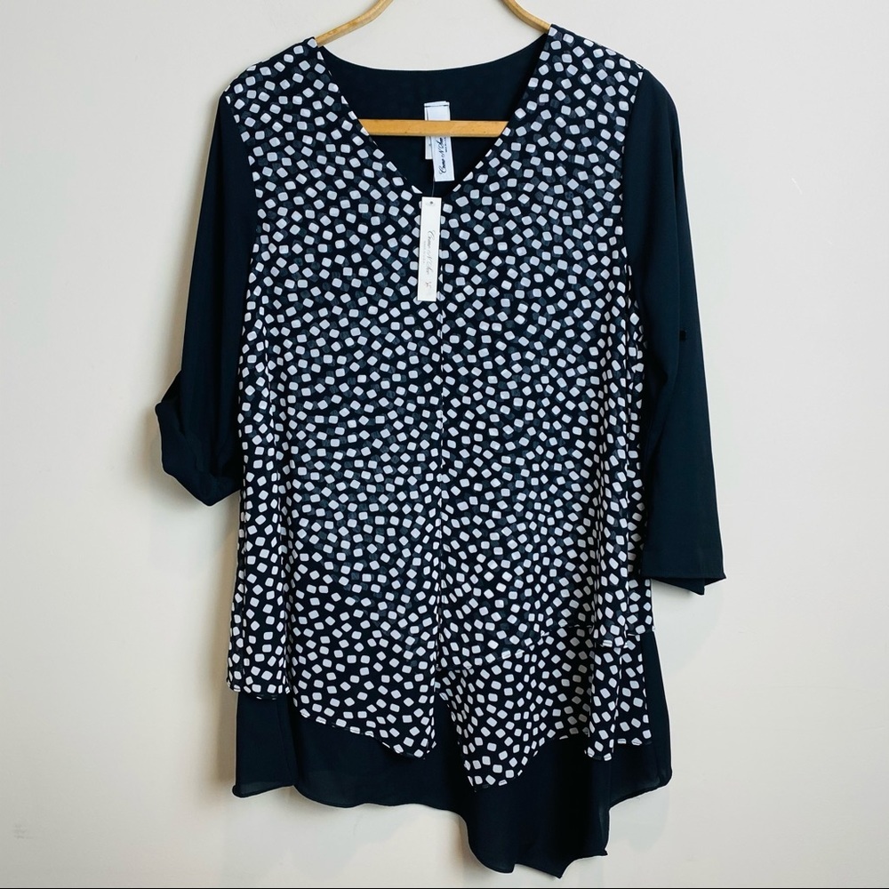 Come & See || Black & White Asymmetrical Tunic; M